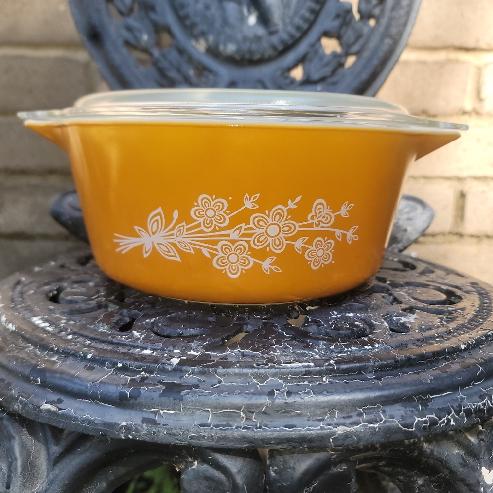 Butterfly Large Pyrex Casserole Dish 475-B Vintage 70s with Lid Gold Orange - Picture 12 of 12